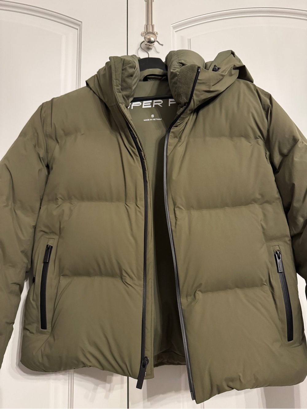 Aritzia Super puff shorty , water repellent